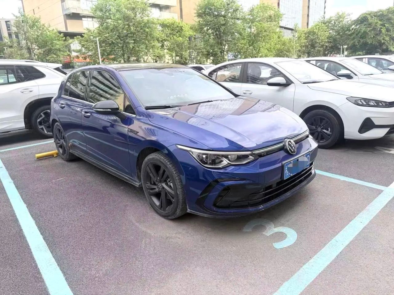 Volkswagen Golf 8 R-Line 1.4TSi 280TSi 2021 из Китая