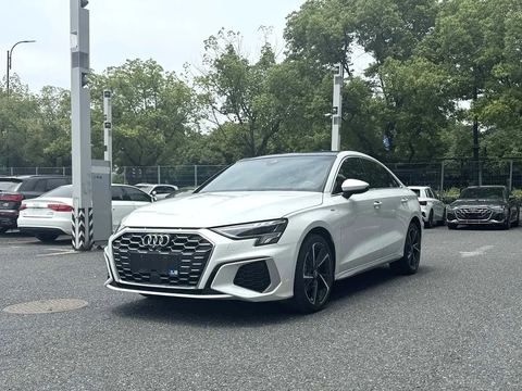 Audi A3 L limousine 1.4 TFSI / 35 TFSI stylish sporty 2021 из Китая
