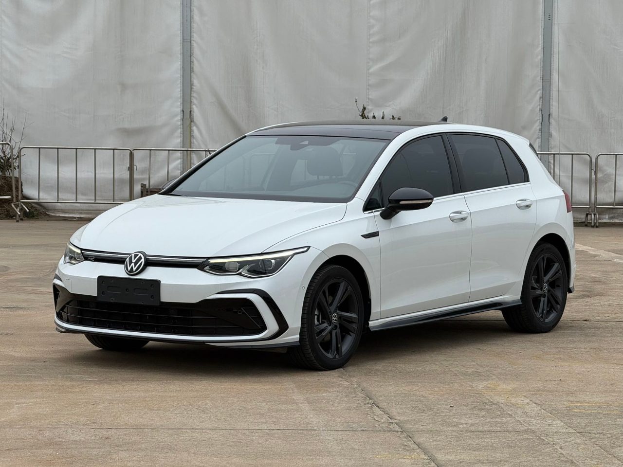 Volkswagen 2021 Golf 8 R-Line 280TSI 1.4TSI 2022, март из Китая